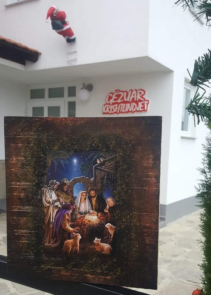 Skenë Krishtlindjeje – Punim në Dru