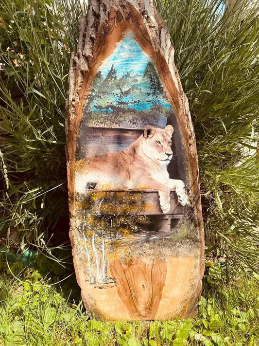 Dekor në trung druri