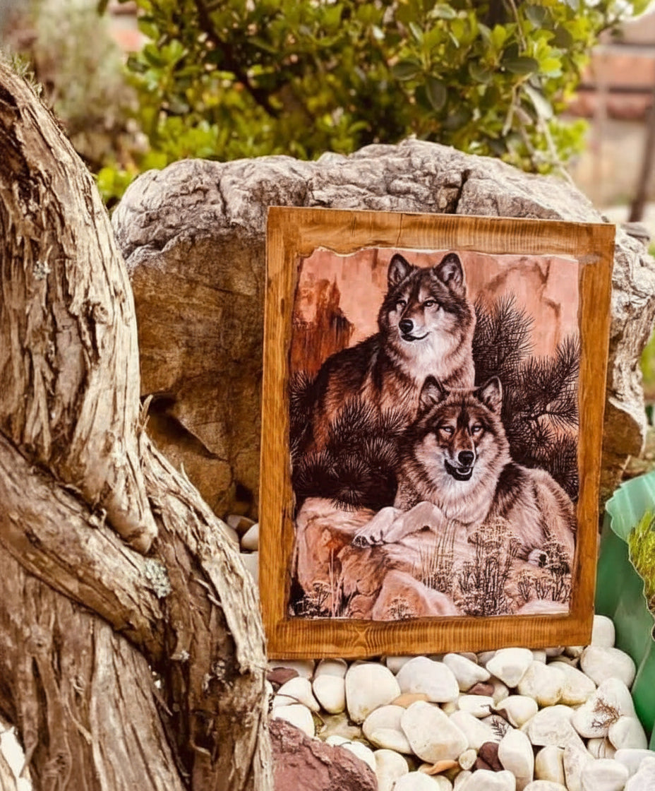 Ujq në natyrë – pikturë në dru